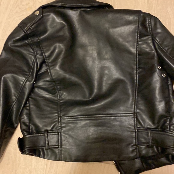 Zara - Picture 5 of 5